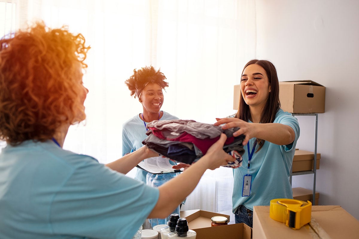 three women volunteering