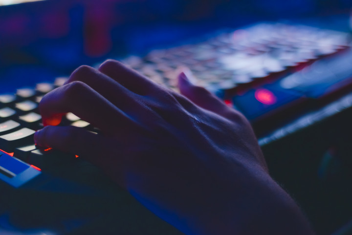 hand on keyboard image